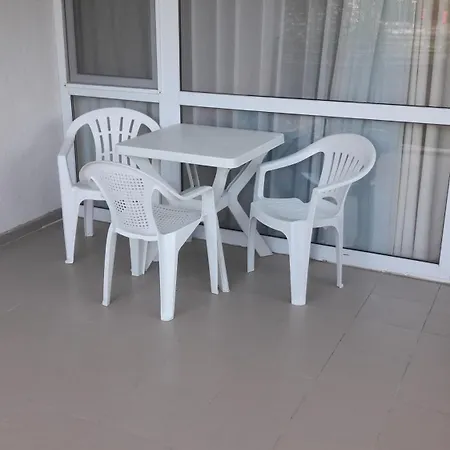 бриджит Διαμέρισμα